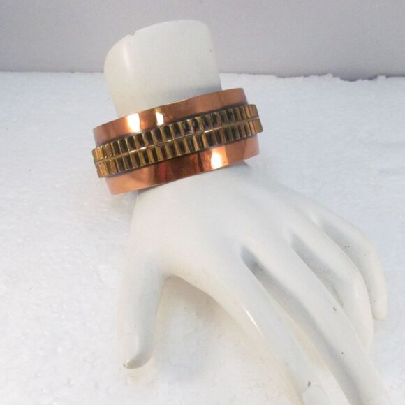 Vintage Southwestern Genuine Copper Cuff Bracelet with Textured Design - Picture 2 of 14